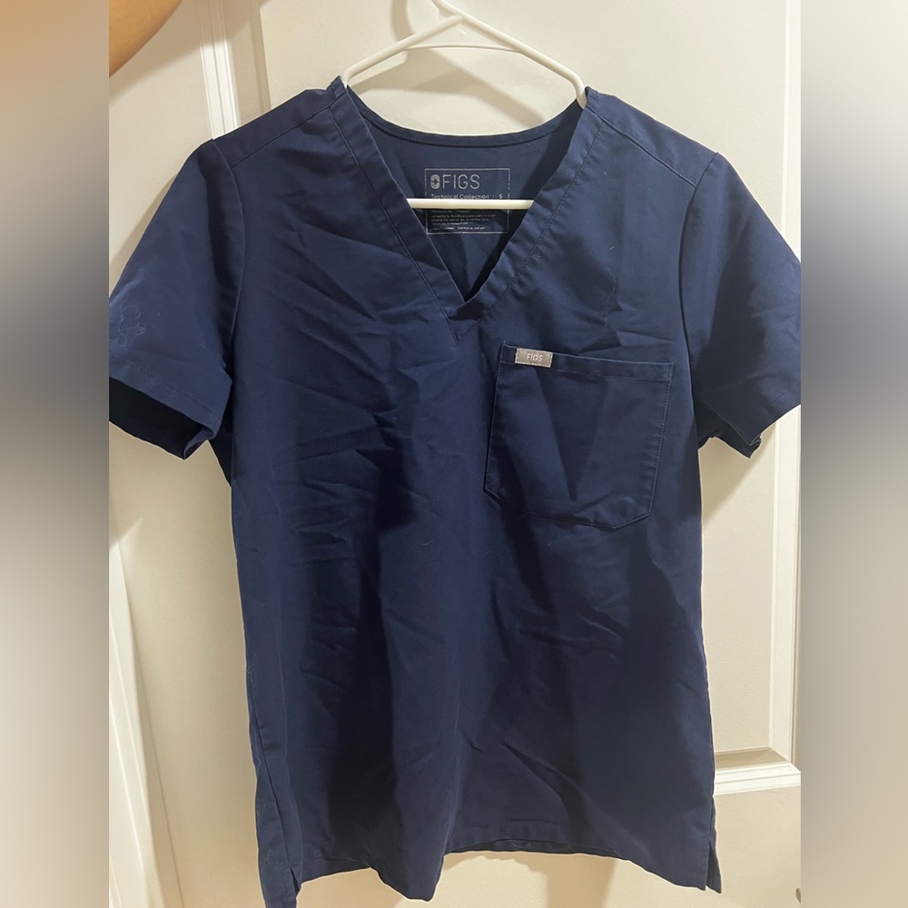 Figs women’s scrub top, size small.